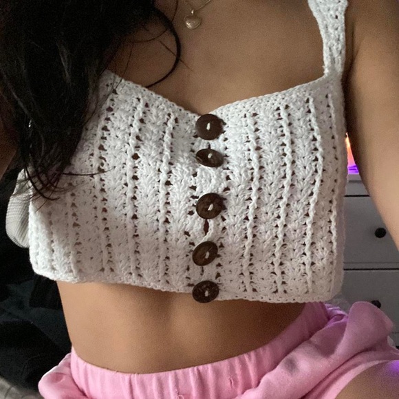 WHITE CROTCHET TOP ☀️ - Picture 2 of 3